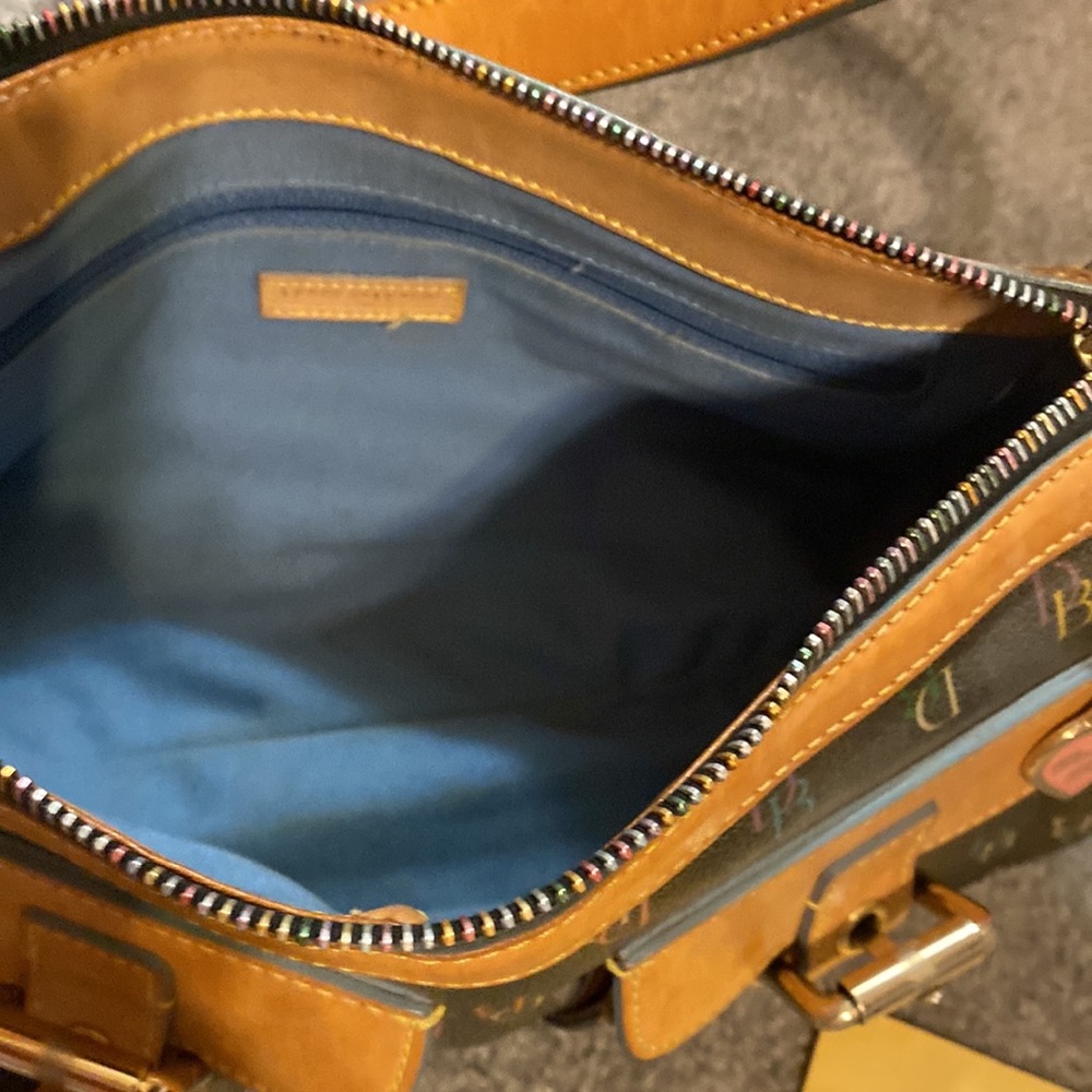 Dooney Bourke - Picture 2 of 4